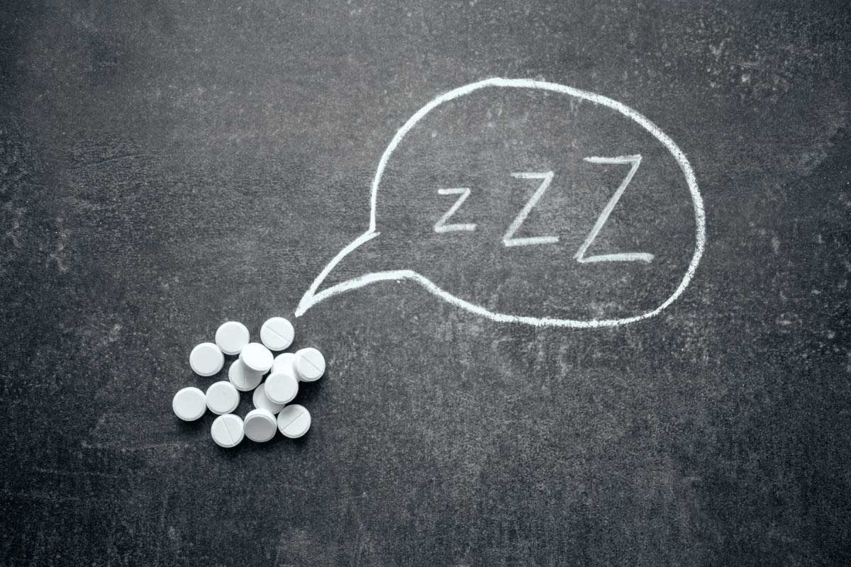 آیا قرص ملاتونین اعتیاد آور است؟ بررسی فواید و عوارض